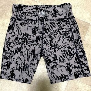 Calvin Klein women’s athletic bike shorts - size large